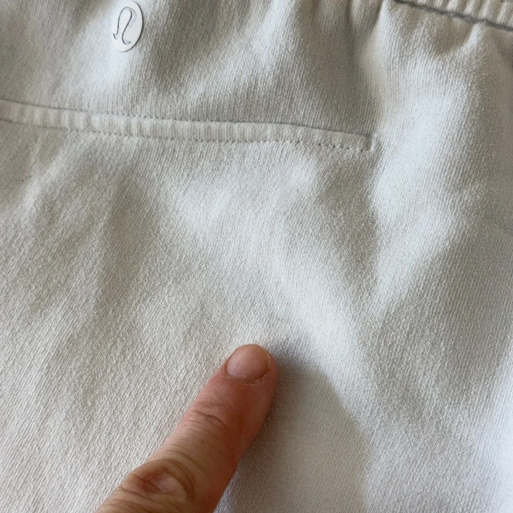 Lululemon Loungeful High-Rise Shorts Womens Size 8 Bone White Fleece